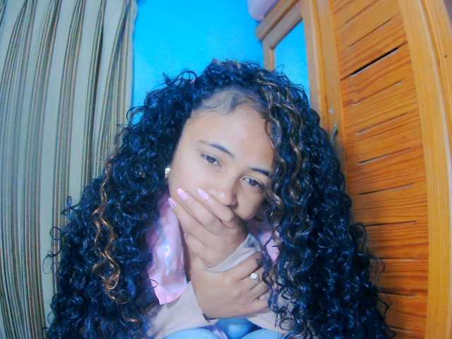 prettygirls11 live cam on BongaCams