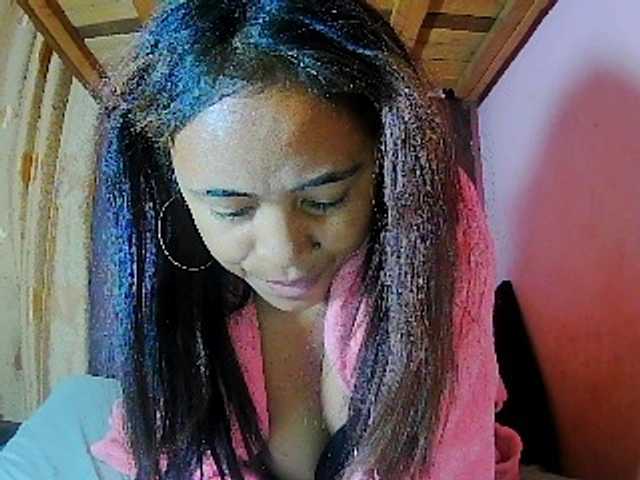 prettygirls11 live cam on BongaCams