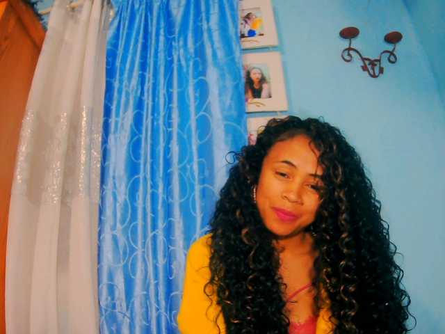 prettygirls11 live cam on BongaCams