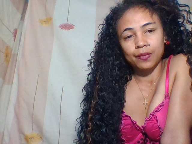 prettygirls11 — live female cam