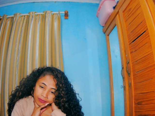 prettygirls11 live cam on BongaCams
