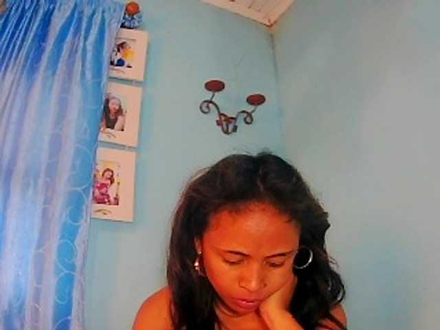 prettygirls11 live cam on BongaCams