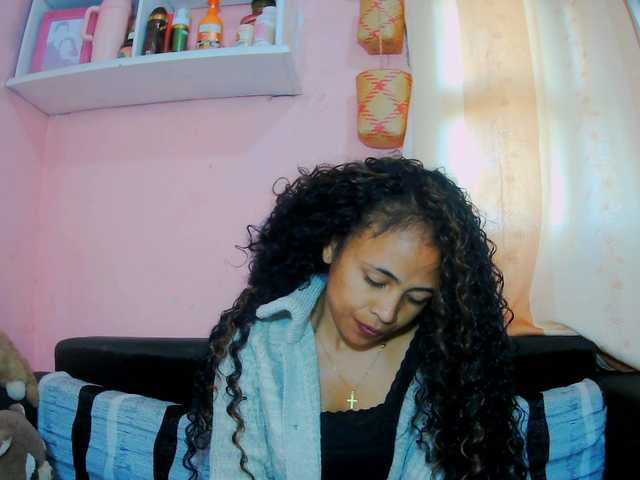 prettygirls11 live cam on BongaCams