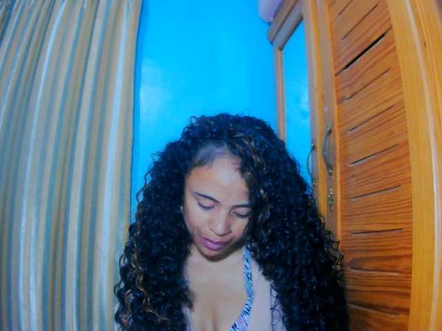 prettygirls11 live cam on BongaCams