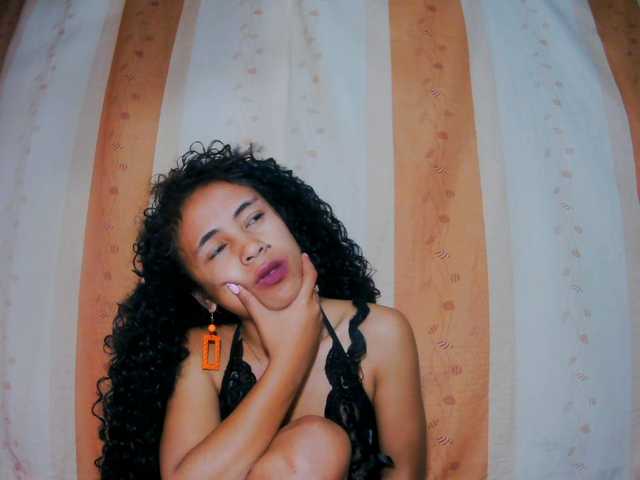 prettygirls11 live cam on BongaCams