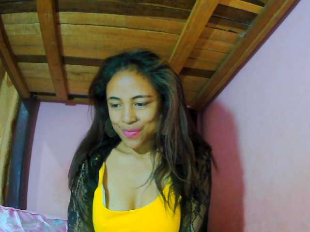 prettygirls11 live cam on BongaCams