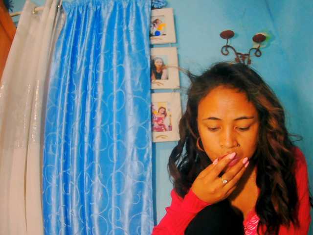 prettygirls11 live cam on BongaCams