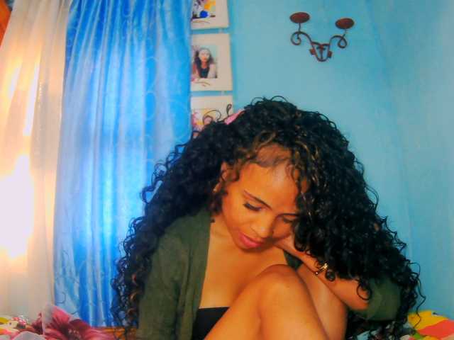 prettygirls11 live cam on BongaCams