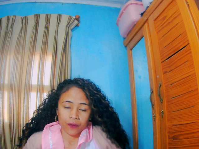 prettygirls11 live cam on BongaCams