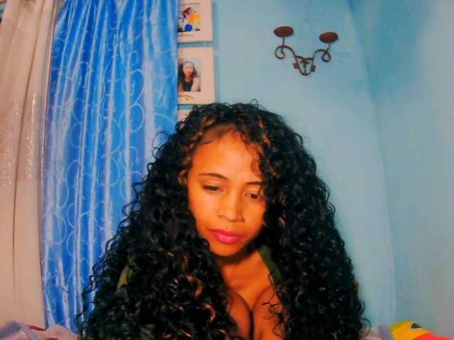 prettygirls11 live cam on BongaCams