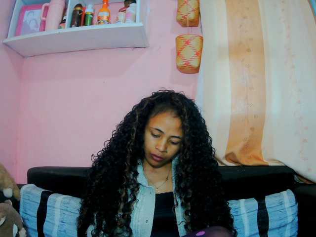 prettygirls11 live cam on BongaCams