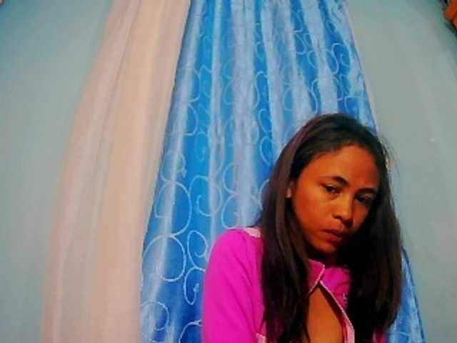 prettygirls11 live cam on BongaCams