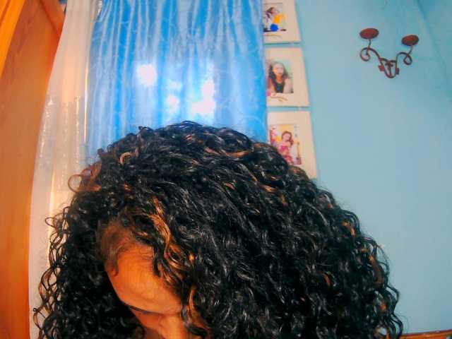 prettygirls11 live cam on BongaCams
