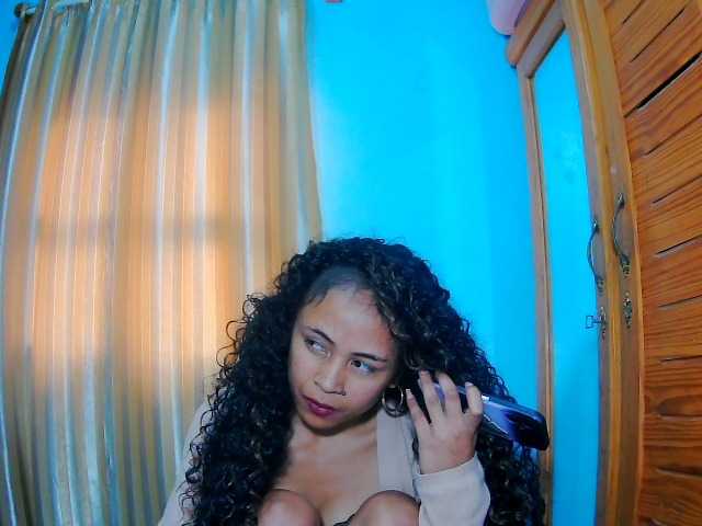 prettygirls11 live cam on BongaCams