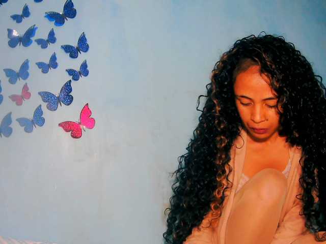 prettygirls11 live cam on BongaCams