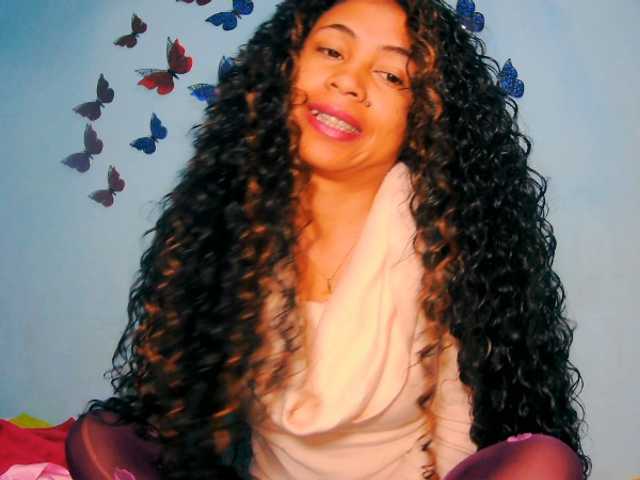 prettygirls11 live cam on BongaCams