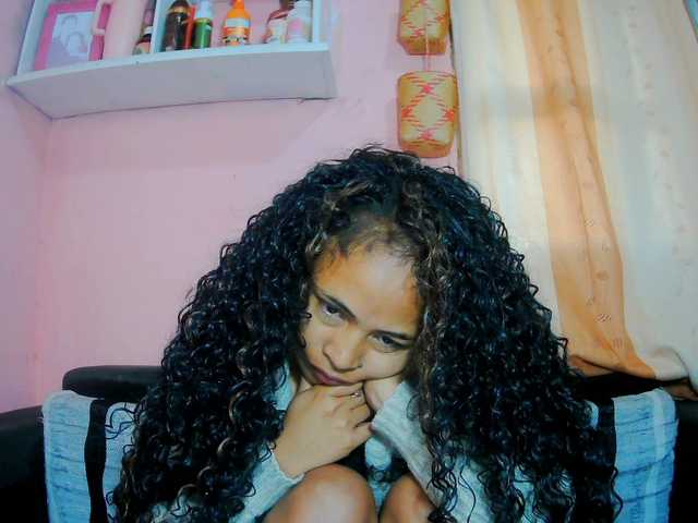 prettygirls11 live cam on BongaCams