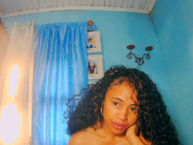 prettygirls11 live cam on BongaCams