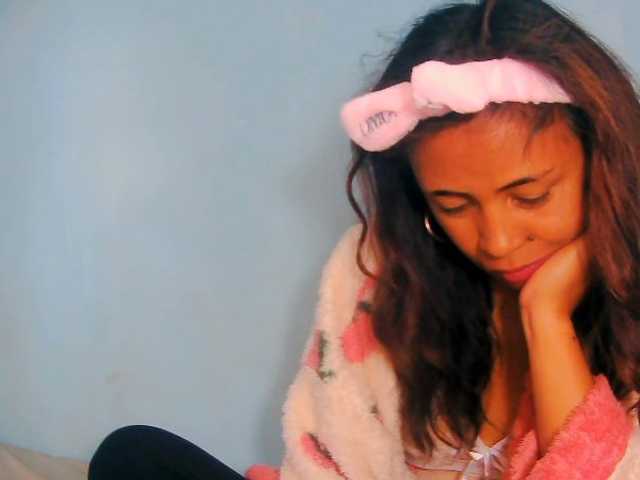 prettygirls11 live cam on BongaCams