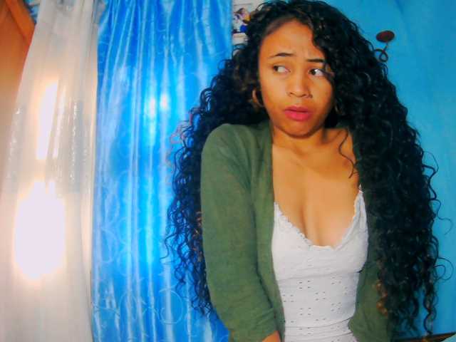 prettygirls11 live cam on BongaCams