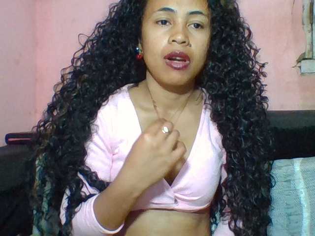 prettygirls11 live cam on BongaCams