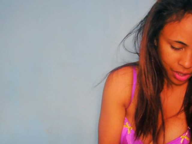 prettygirls11 live cam on BongaCams