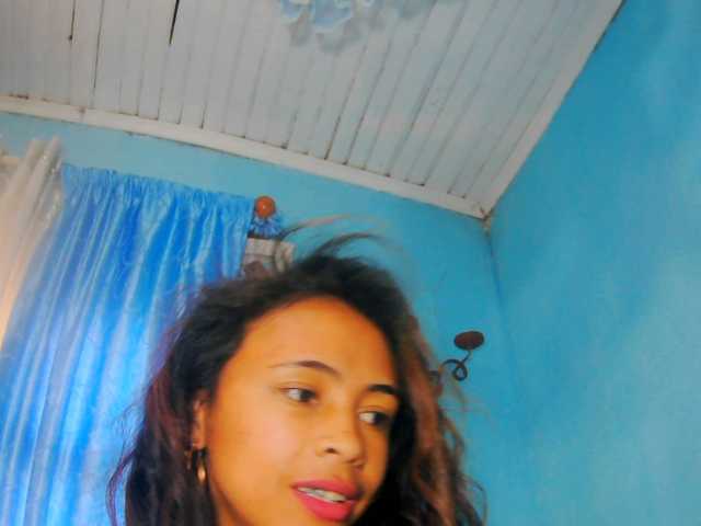 prettygirls11 live cam on BongaCams
