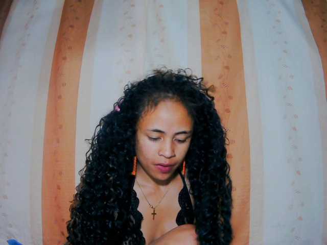 prettygirls11 live cam on BongaCams