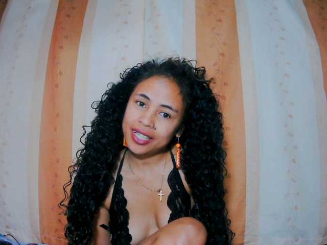 prettygirls11 live cam on BongaCams