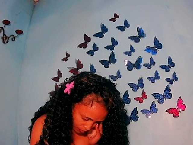 prettygirls11 live cam on BongaCams