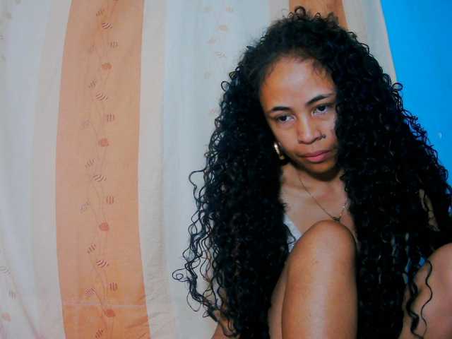 prettygirls11 live cam on BongaCams