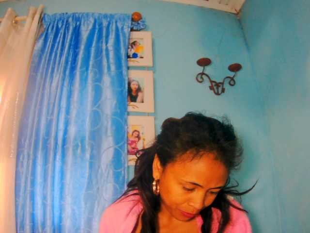 prettygirls11 live cam on BongaCams