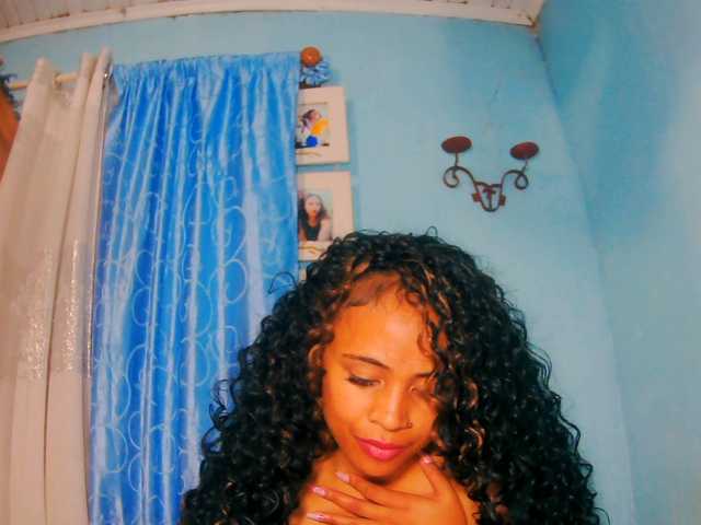 prettygirls11 live cam on BongaCams