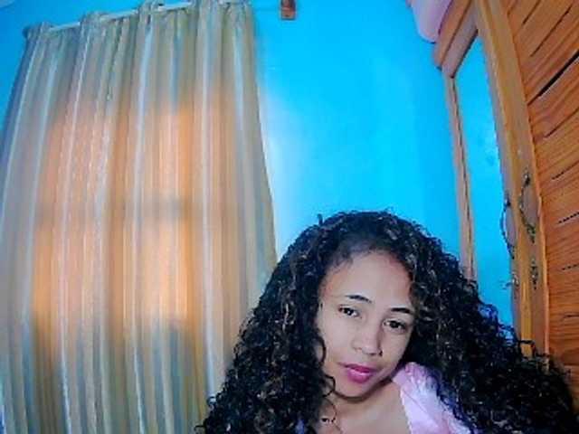 prettygirls11 live cam on BongaCams