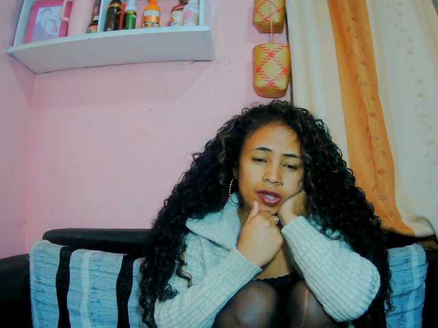 prettygirls11 live cam on BongaCams