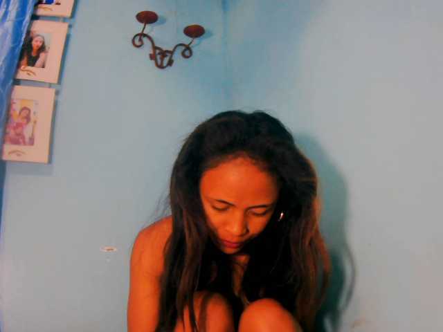 prettygirls11 live cam on BongaCams