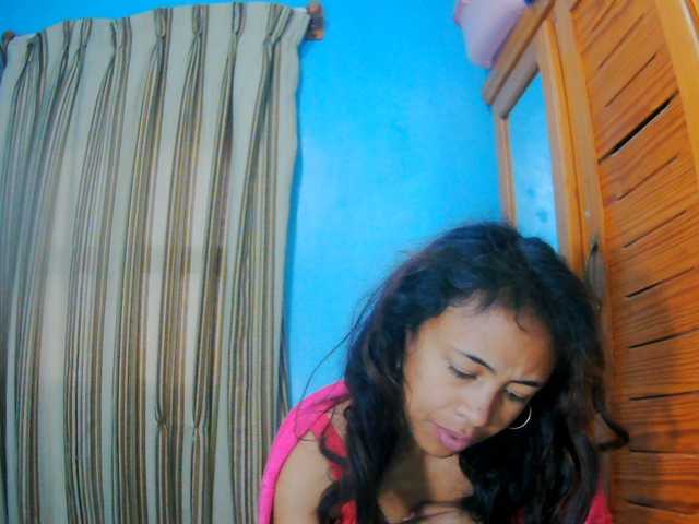 prettygirls11 live cam on BongaCams
