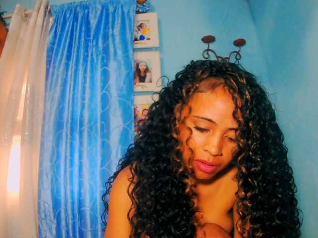 prettygirls11 live cam on BongaCams
