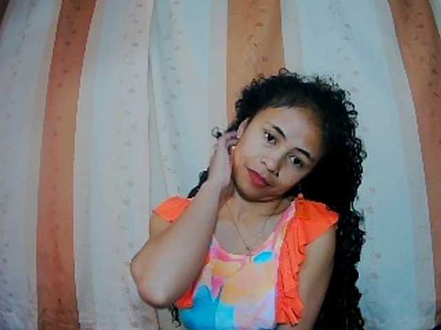 prettygirls11 live cam on BongaCams