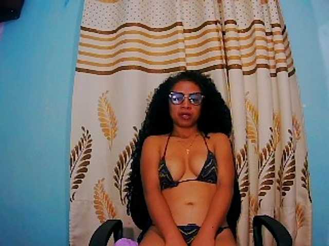 prettygirls11 live cam on BongaCams