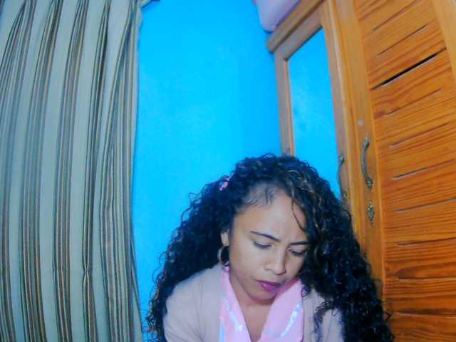 prettygirls11 live cam on BongaCams