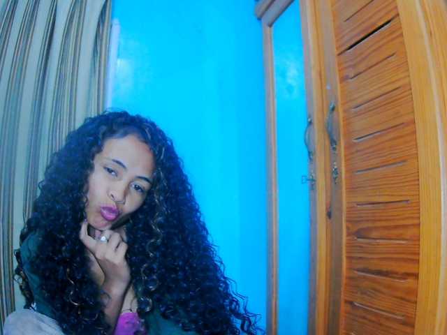 prettygirls11 live cam on BongaCams