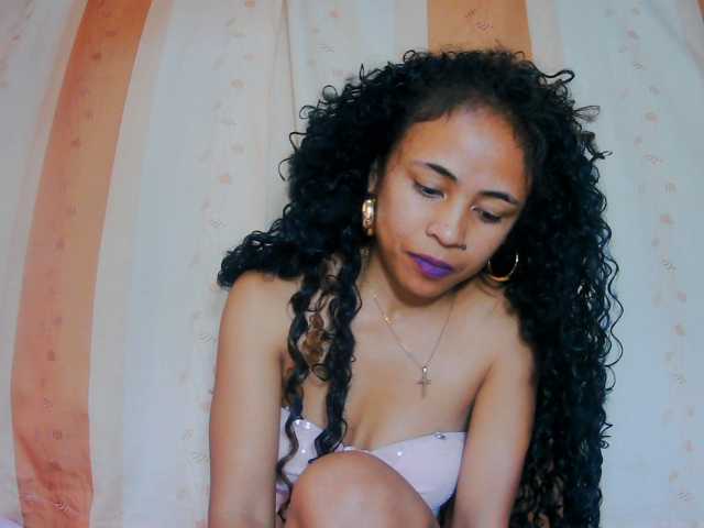 prettygirls11 live cam on BongaCams