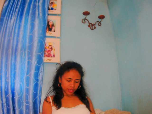 prettygirls11 live cam on BongaCams