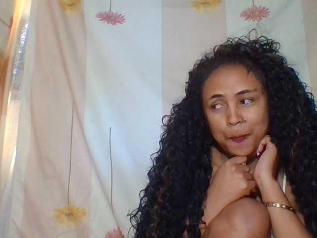 prettygirls11 live cam on BongaCams