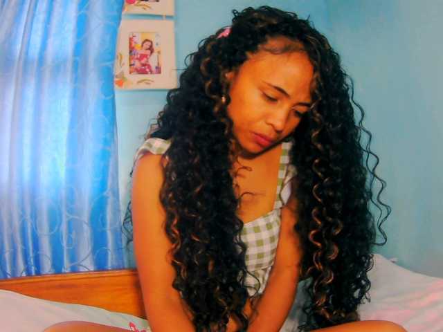 prettygirls11 live cam on BongaCams