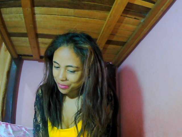 prettygirls11 live cam on BongaCams