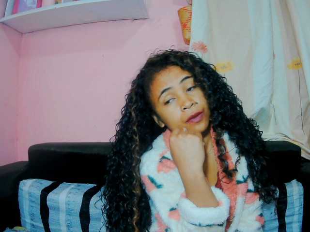 prettygirls11 live cam on BongaCams