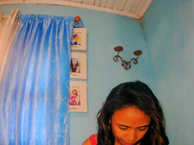 prettygirls11 live cam on BongaCams