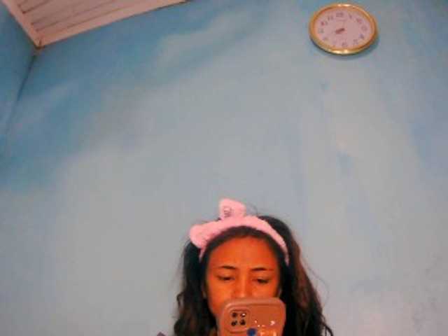 prettygirls11 live cam on BongaCams